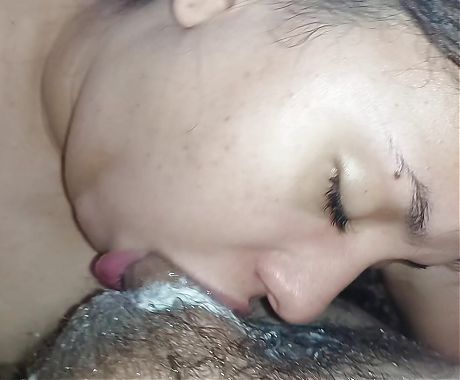 bubbling creampie, naughty cum a lot in the mouth on the greedy bitch in an extreme blowjob